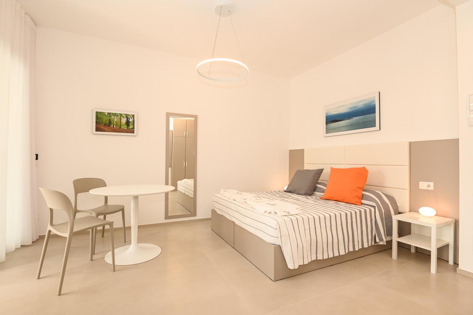 Agora Vieste Rooms & Apartments מראה חיצוני תמונה